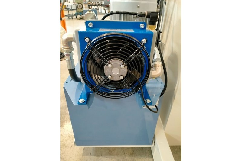 Air oil heat exchanger